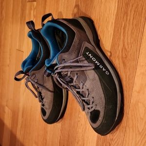 Garment hiking shoes, size 11